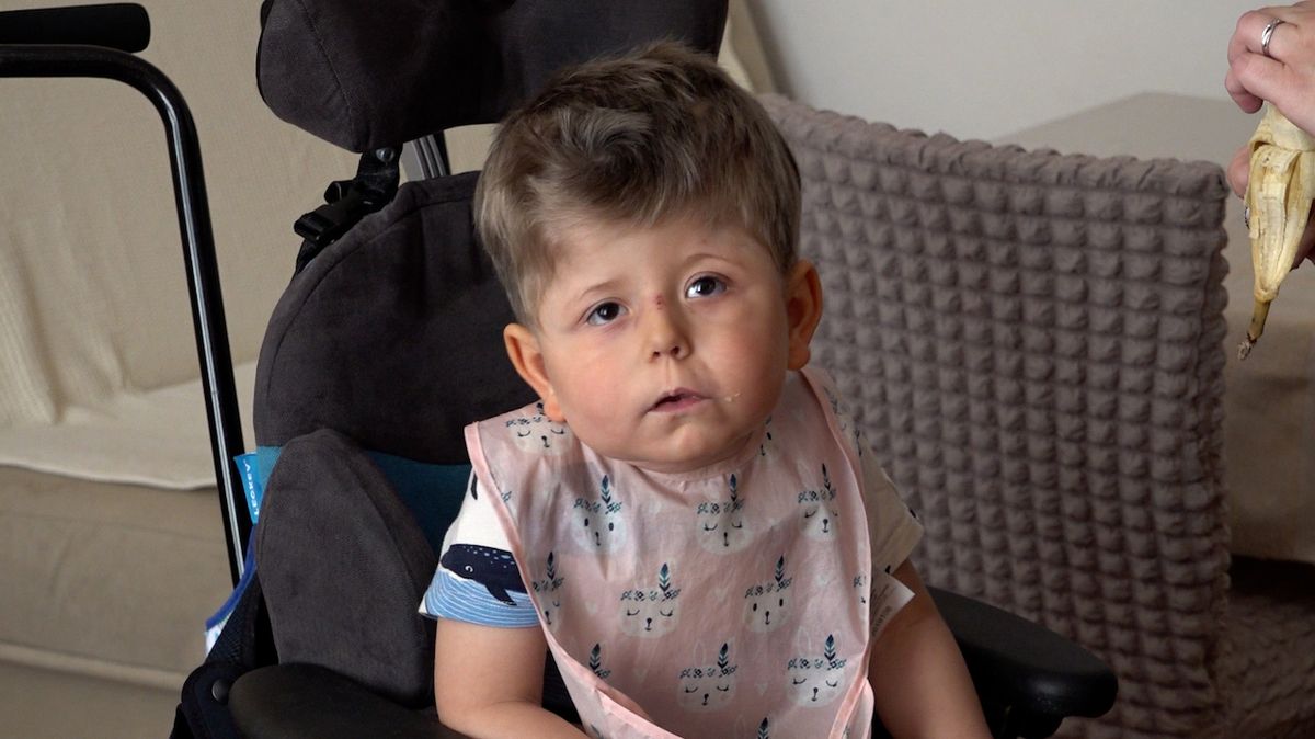 Tříletý Lukášek bojuje jako jediný pacient v Česku se vzácnou genetickou nemocí